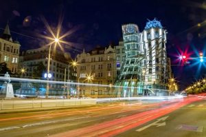 танцующий дом