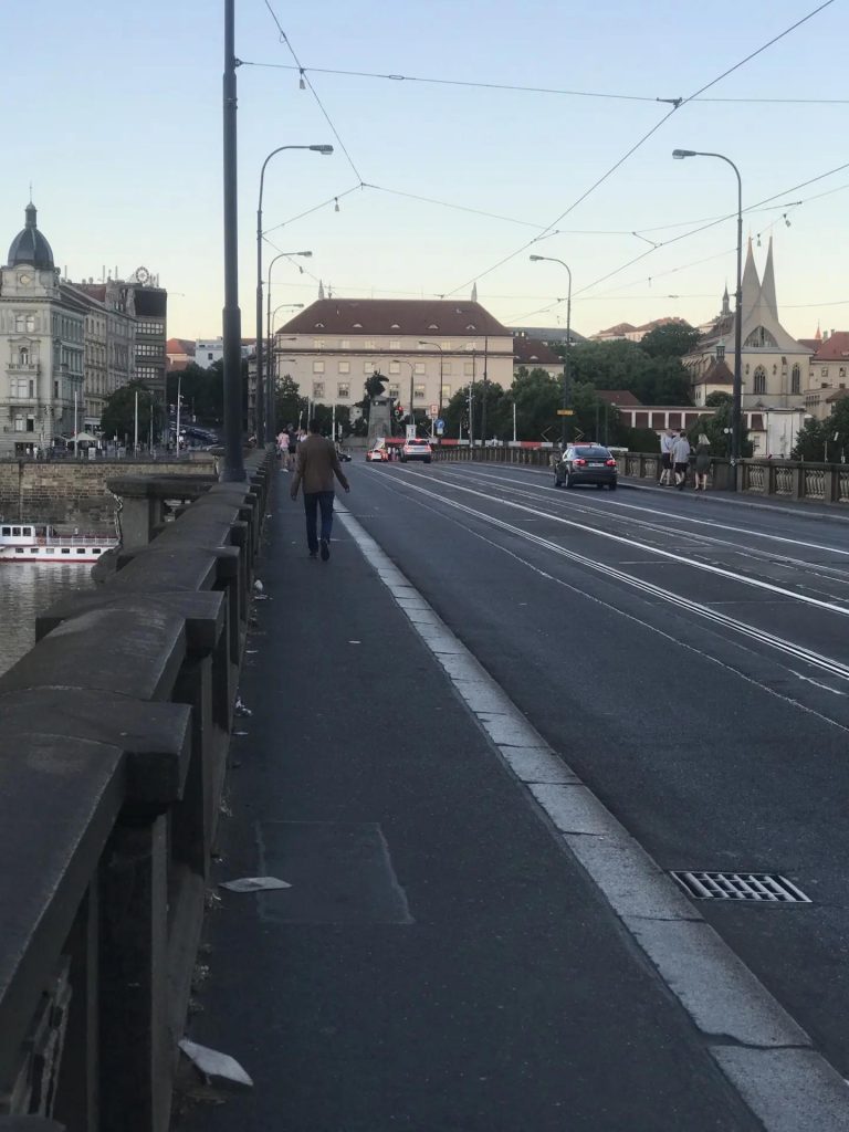Мост через Влтаву, вид на центр Праги