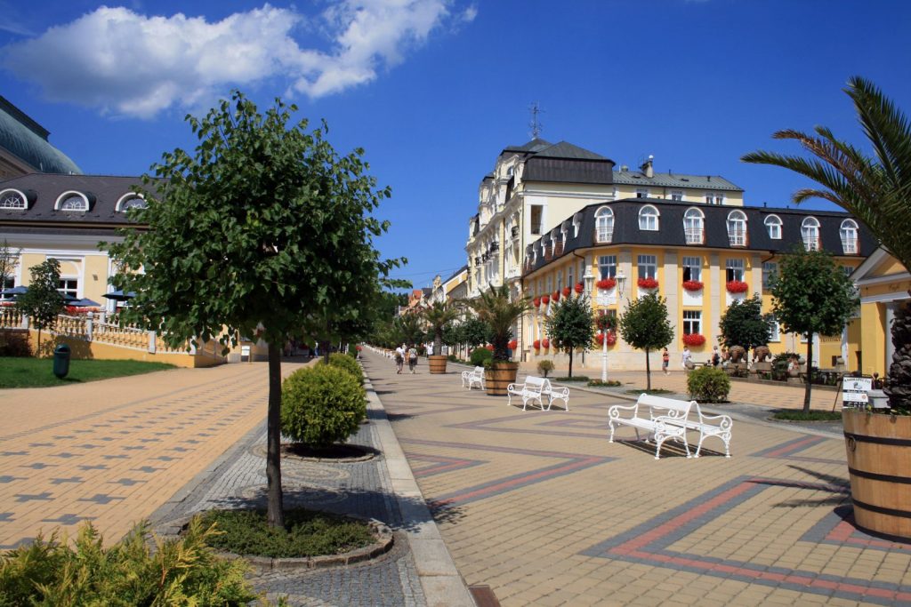 The spa promenade on Národní street in Františkovy Lázně